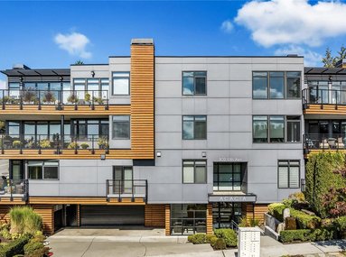 Kirkland Luxury Condo Look-Out