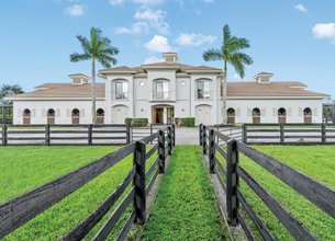 Equestrian Farm in Saddle Trail Park