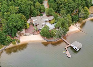 Spectacular Long Range Views of Lake Wylie.