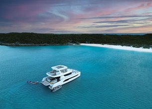 Charter Bahamas Luxury Yacht 