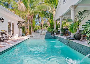 Pool & Guest Cottage in Old Northwood Historic District