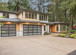 NEW CONSTRUCTION IN LAKE OSWEGO