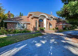 Exquisite Sierra Oaks Vista Residence