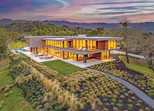 The Ultimate Setting for Luxurious Silicon Valley Living