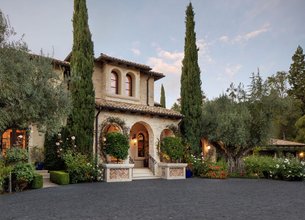 Exceptional Estate in Menlo Circus Club