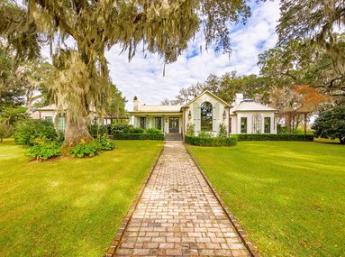 731-Acre 18th-Century Estate