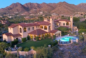 Extraordinary Estate With Majestic Mountain Backdrop