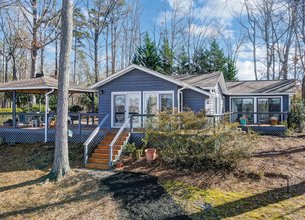 Designed to Enjoy Lake Living on Lake Wylie