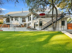 Private Oasis in Treemont