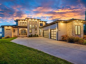 Cutting-Edge Smart Home Oasis Overlooking Lake Norman