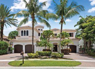 Majestic Lakefront Residence