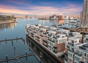 Luxurious Waterfront Townhome in Harborview