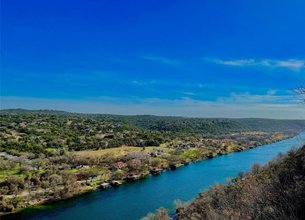 Never-Ending Panoramic Views Of Lake Austin