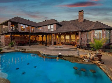 Luxurious Living meets Rustic Charm