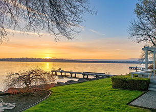 Prime Kirkland Waterfront