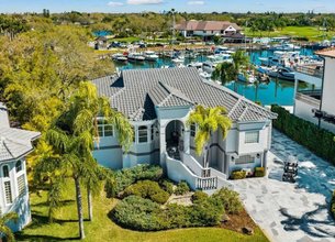 Beautiful Waterfront Residence