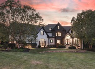 Stunning One-Acre In Williamson County