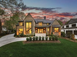 Modern Elegance in the Heart of Charlotte!