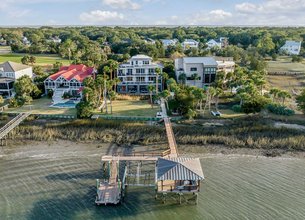 Breathtaking Views of the Intracoastal Waterway From Every Floor!