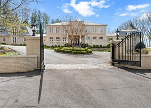 A Grand Neoclassical Home Where Opulence Meets Elegance