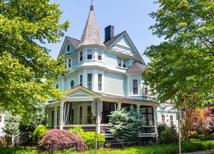 Queen Anne Victorian Dating Back to 1893