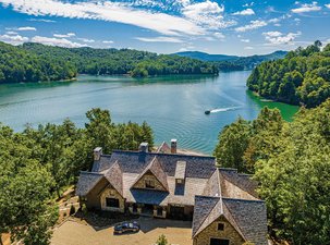 The Blue Ridge Mountains of North Carolina Are Calling You 