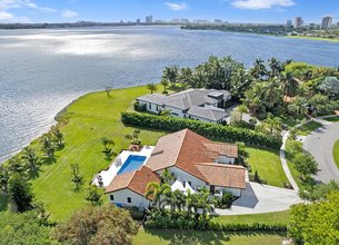 Remodeled Pool Home in Presidential Estates