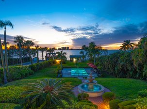 Nestled In Clearwater’s Historic Harbor Oaks Neighborhood