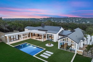 New Modern Ranch Residence On 5 Acres