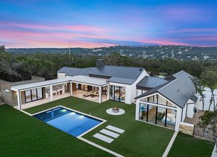 New Modern Ranch Residence On 5 Acres