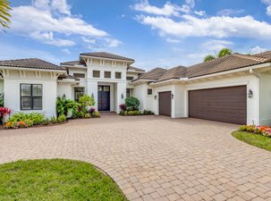 Live the Pinnacle of Luxury 