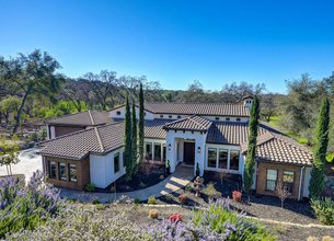 Pristine Newer Construction on Golf Course Lot