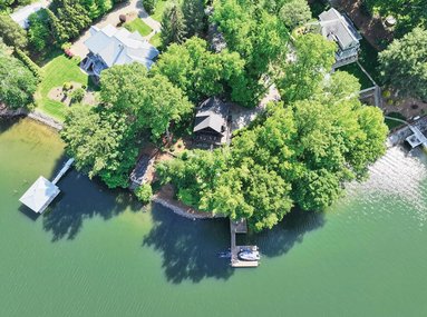 Nostalgic Log Cabin on Lake Norman
