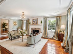 Historic Waterfront Home in the Crescent