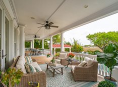 Historic Waterfront Home in the Crescent