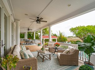 Historic Waterfront Home in the Crescent