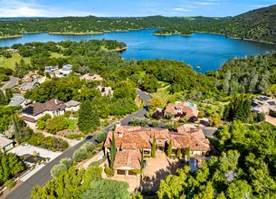 Captivating Lakeview Villa