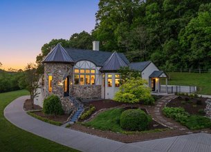 Discover Refined Country Living 