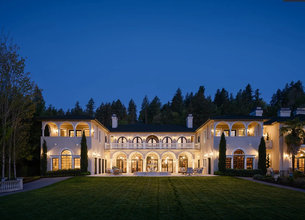 EXQUISITE ESTATE ON THE WILLAMETTE RIVER