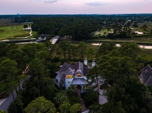 Exceptional Residence in the Cassique Community on Kiawah