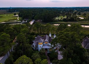 Exceptional Residence in the Cassique Community on Kiawah
