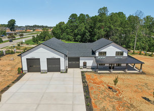 Luxury Barndominium in Gated Enclave