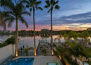 Luxurious Waterfront Residence on Harbour Island