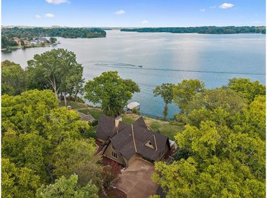 Lake Front House with Private Boat Dock! Panoramic Lake View!