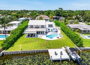 Unparalleled Panoramic Views in Lake Clarke Shores