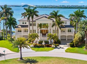  Breathtaking Waterfront Estate 