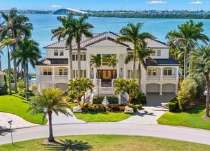 Breathtaking Waterfront Estate 