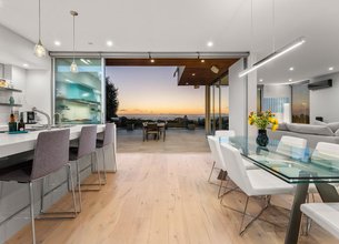 Spectacular Views in Upper Rockridge