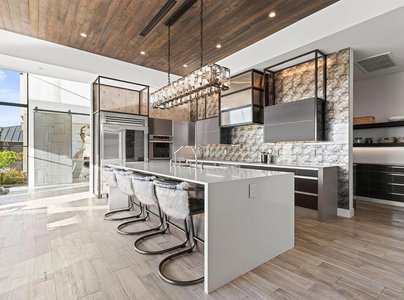 Architectural Masterpiece of Modern Luxury!