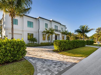 Designed for Entertaining in the Heart of Palm Beach Gardens